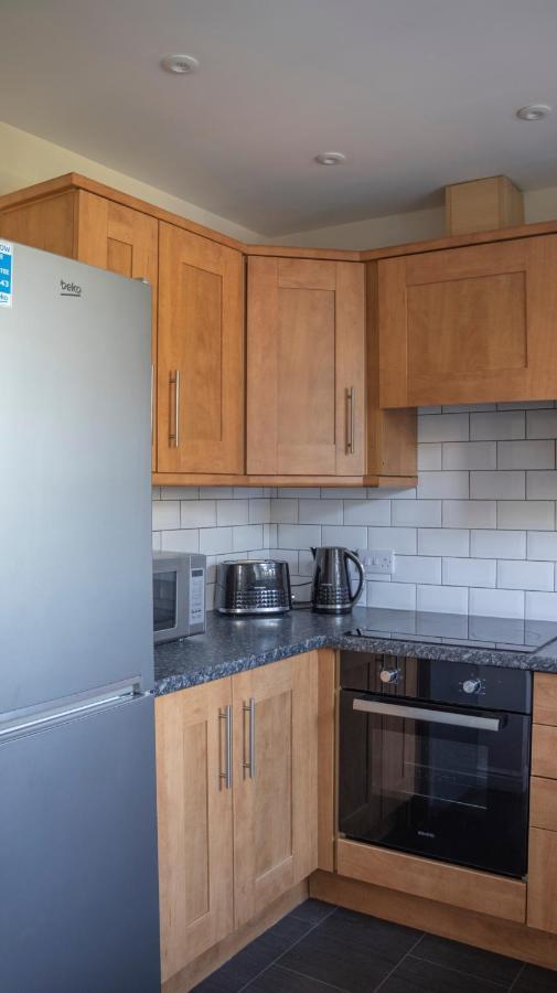 Lovely 3-Bedroom Apartment In Colchester Bagian luar foto