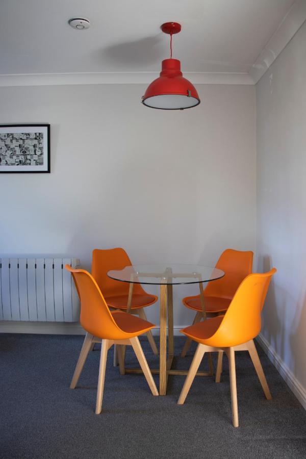 Lovely 3-Bedroom Apartment In Colchester Bagian luar foto